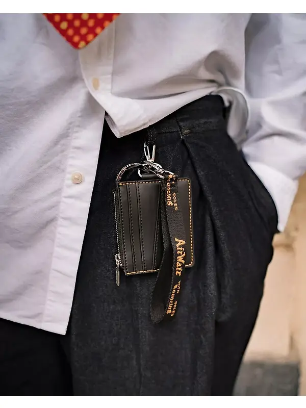 Dr. Martens Kiev Leather Cardholder Keyring - Black Image 4