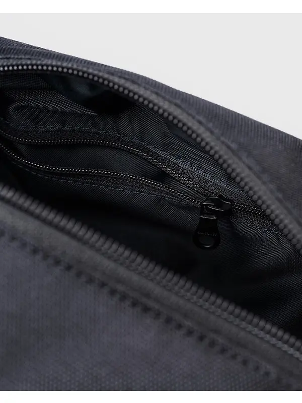 Sandqvist Go Handle Washbag - Black Image 4