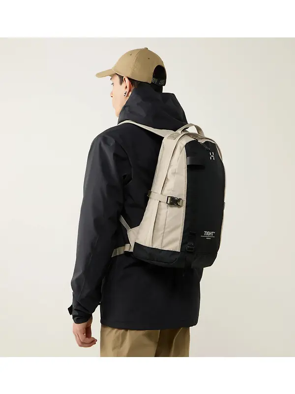 Haglöfs Tight Medium Backpack - True Black/Chalk Beige Image 3