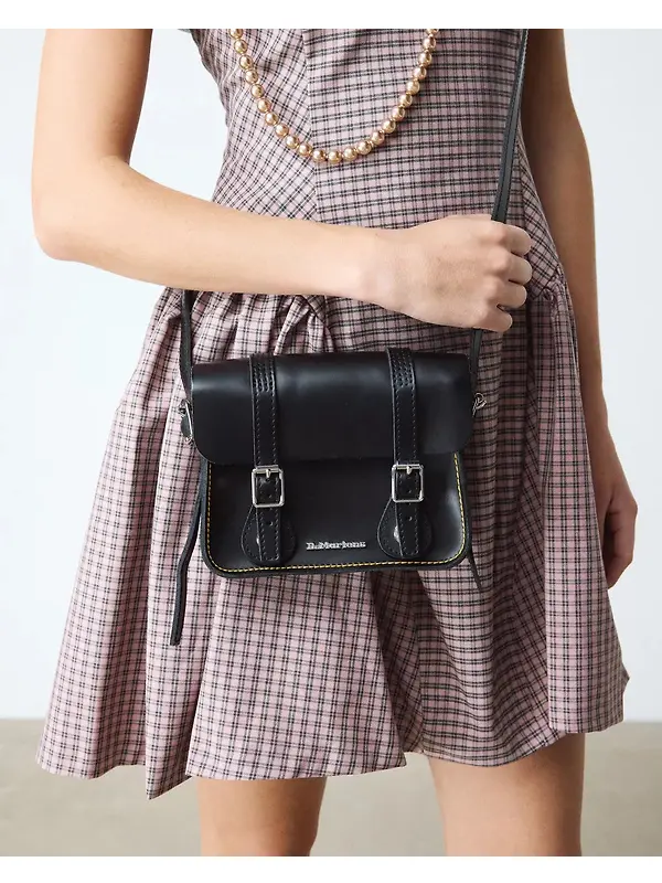 Dr. Martens 7" Smooth Leather Crossbody Bag - Black Image 2
