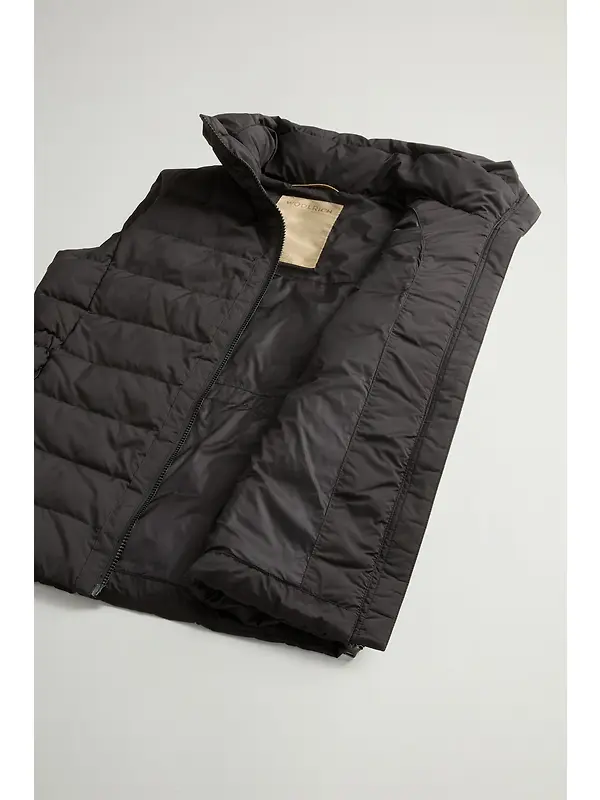 Woolrich Women's Quilted Microfiber Shirley Vest - Black Image 7