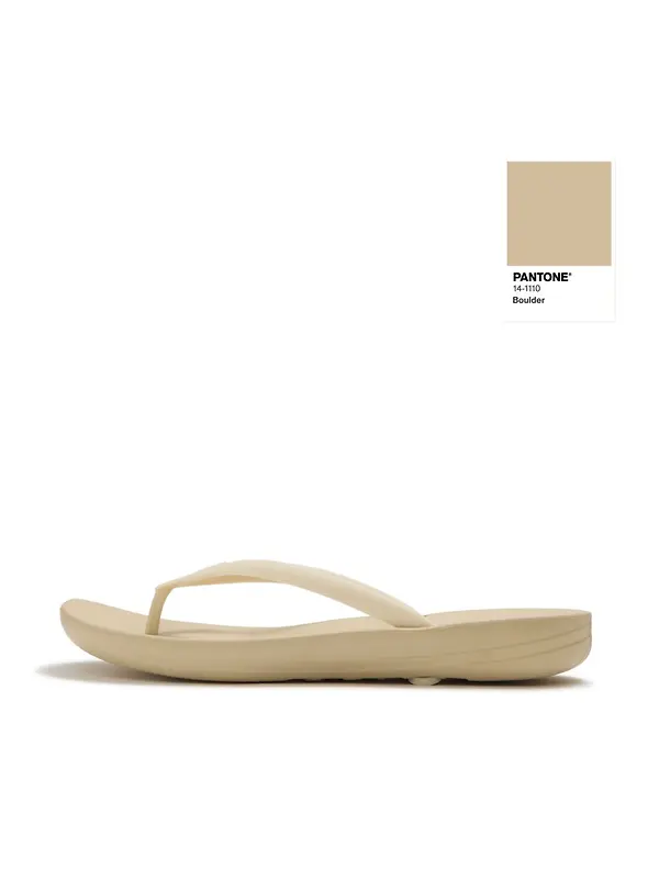 FitFlop x Pantone Women's Iqushion Solid Flip-Flops - Boulder Image 1