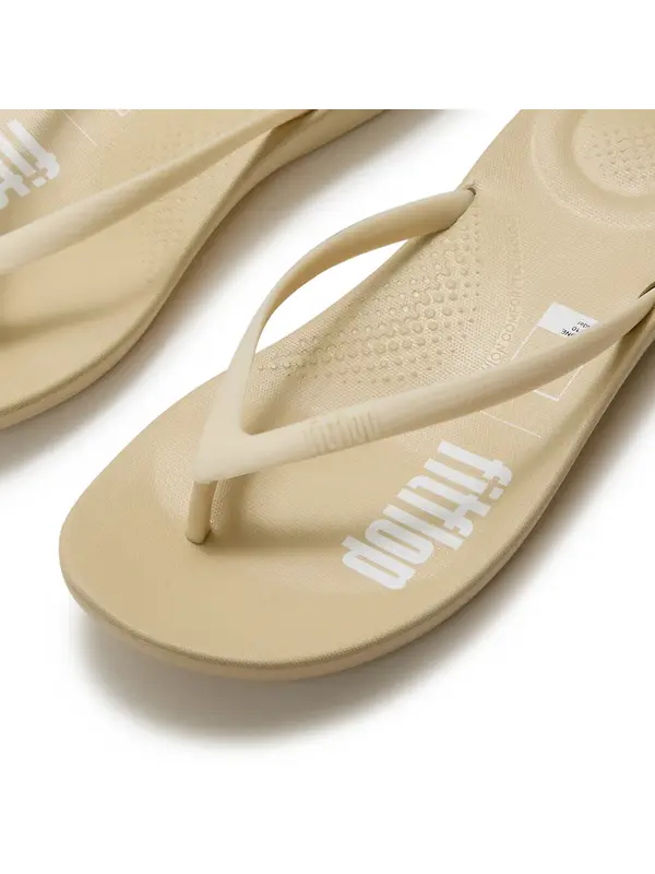 FitFlop x Pantone Women's Iqushion Solid Flip-Flops - Boulder Image 5