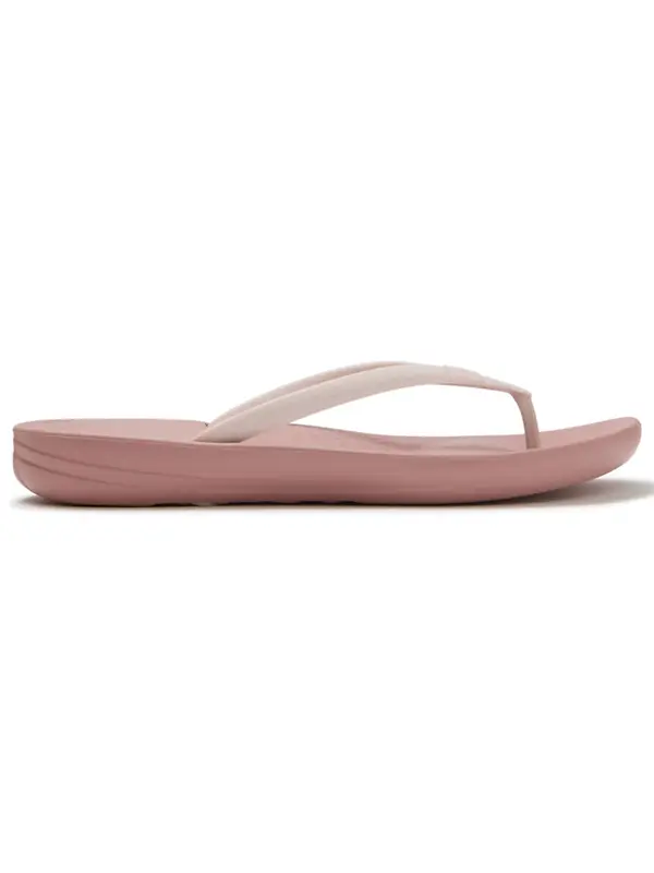FitFlop x Pantone Women's Iqushion Flip-Flops - Cameo Brown Image 6