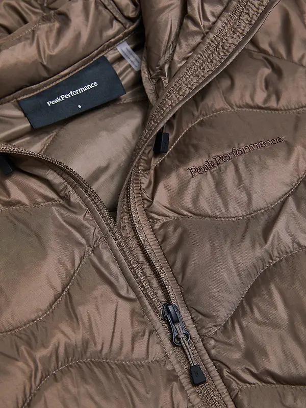 Peak Performance Women's Helium Down Hooded Jacket - Terrain Tan Image 4
