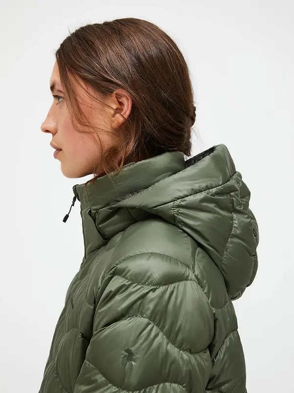 Peak Performance Women's Helium Down Coat - Pine Needle/Olive Extreme Image 7