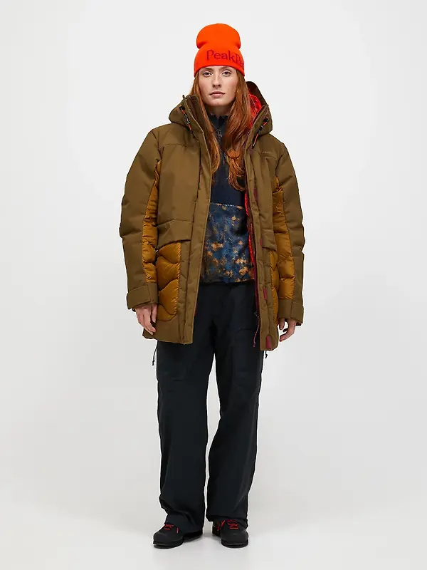 Peak Performance Women's Infusion Helium Down Parka - Meadow Moss/Earthy Summit Image 3