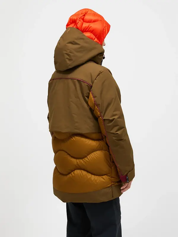 Peak Performance Women's Infusion Helium Down Parka - Meadow Moss/Earthy Summit Image 4