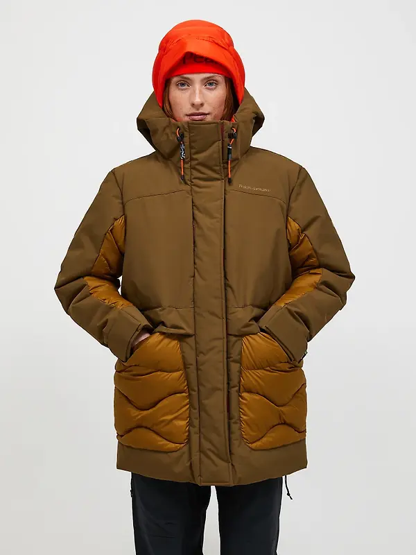 Peak Performance Women's Infusion Helium Down Parka - Meadow Moss/Earthy Summit Image 2