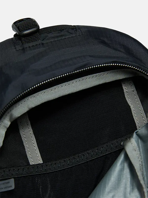 Peak Performance Outdoor Sling Bag 4.5L - Black Image 6