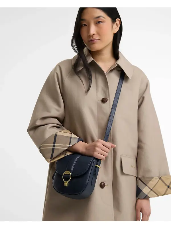 Barbour Women's Elm Leather Crossbody Bag - Navy Image 2