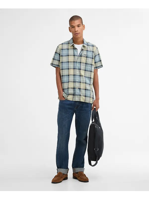 Barbour Men's Gordon Short-Sleeved Tailored Shirt - Highland Loch Tartan Image 3