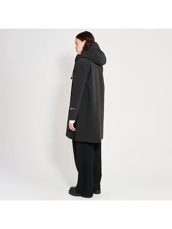 Stutterheim Women's Mosebacke Lightweight Patch Raincoat - Matte Black Image 5