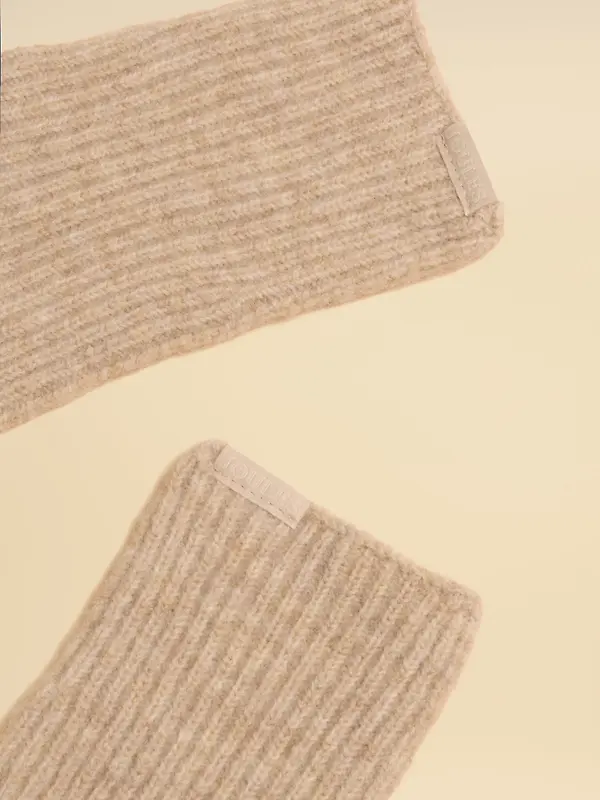 Joules Women's Fine Knit Gloves - Oatmeal Image 3