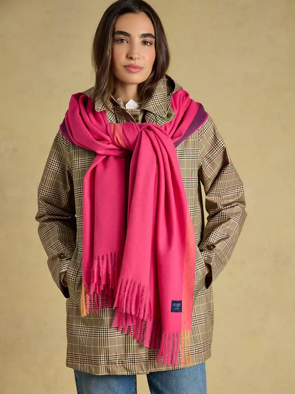 Joules Women's Oversized Blanket Scarf - Pink Image 5