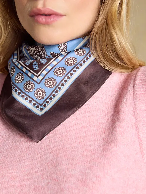 Joules Women's Bloomfield Silk Square Scarf - Blue / Brown Floral Image 4
