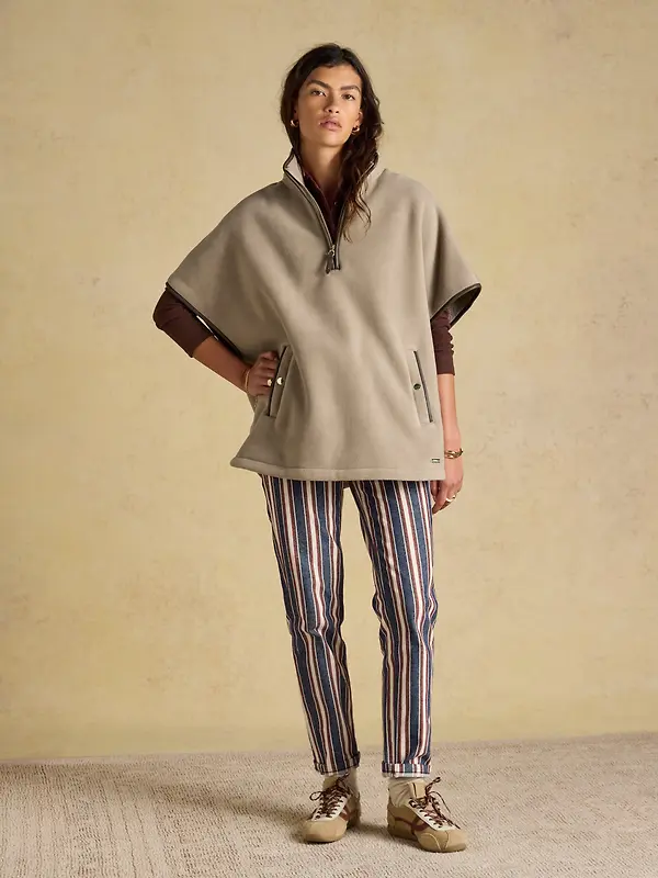Joules Women's Heritage Polar Fleece Short Cape - Mink Brown Image 4