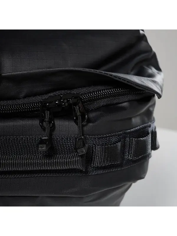 Montane Transition Duffel 40L - Black Image 9