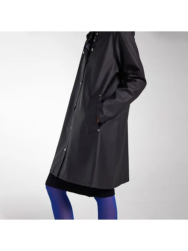 Stutterheim Women's Mosebacke Lightweight Raincoat - Black Image 6
