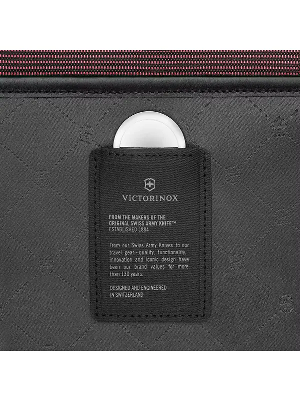 Victorinox Werks Traveler 7.0 Toiletry Bag - Black Image 8