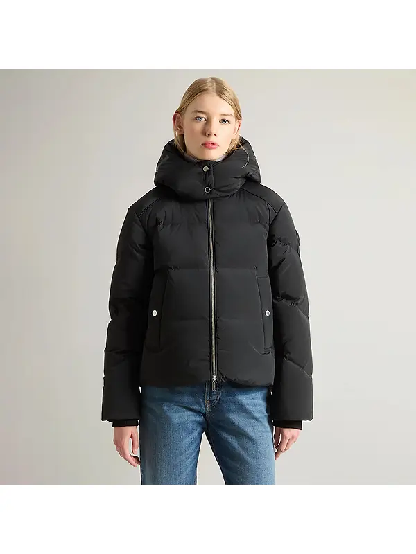 Woolrich Women's Short Alsea Down Puffer Jacket - Black Image 2