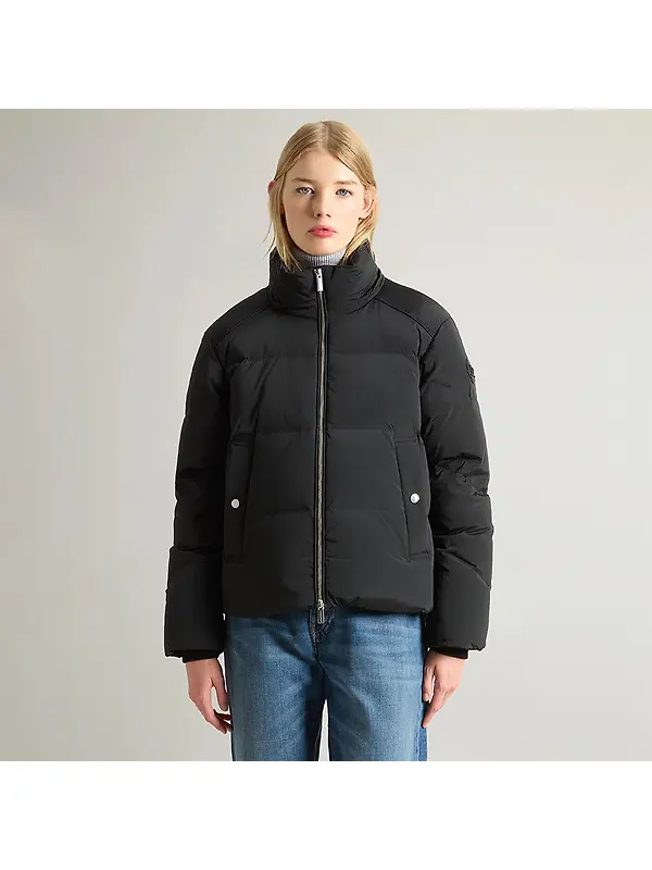 Woolrich Women's Short Alsea Down Puffer Jacket - Black Image 5