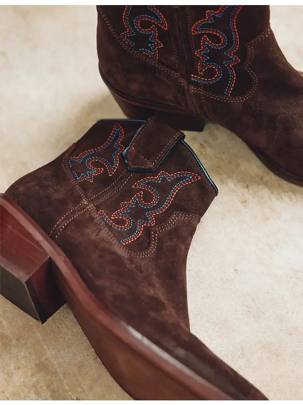 Penelope Chilvers Women's Cassidy Suede Embroidered Boots - Bitter Chocolate Image 4
