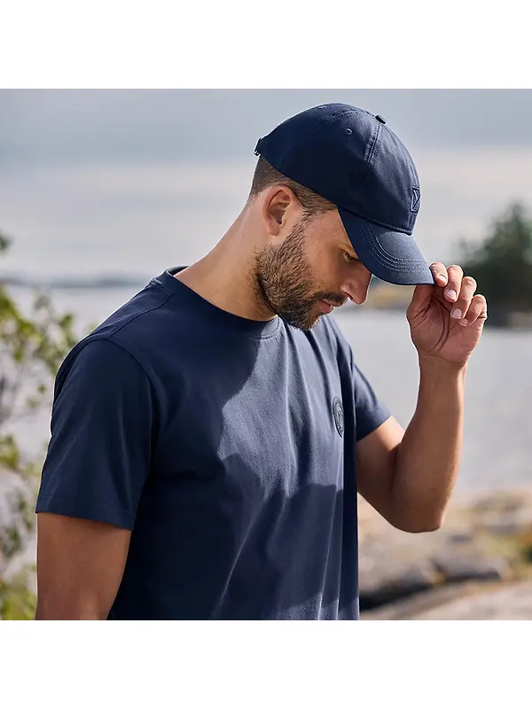 Didriksons Derin Cap - Dark Night Blue Image 2