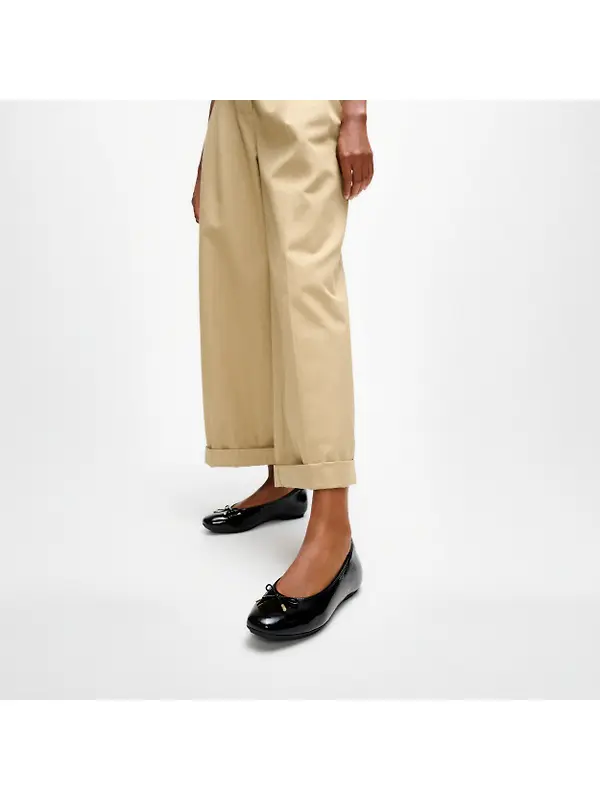 FitFlop Women's Delicato Bow Textured Patent-Leather Ballet Flats - Black Image 2