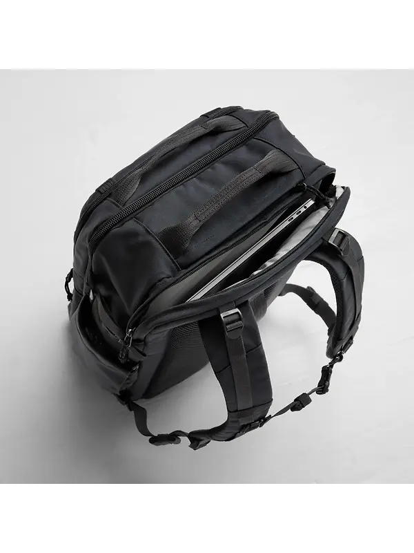 Fjällräven Färden Carry-On Pack 42L - Coal Black Image 10