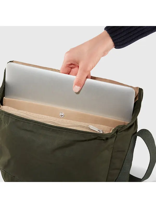Fjällräven Greenland Shoulder Bag Small 9L - Deep Forest Image 4