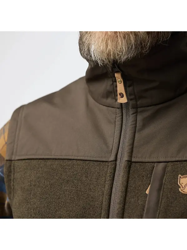Fjällräven Men's Buck Fleece Vest - Dark Olive Image 9