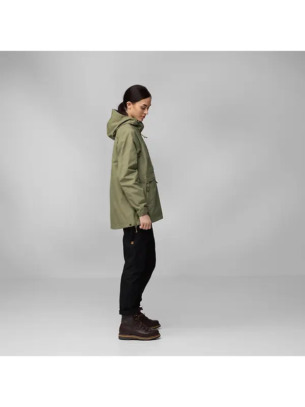 Fjällräven Women's Vardag Anorak - Green Image 4
