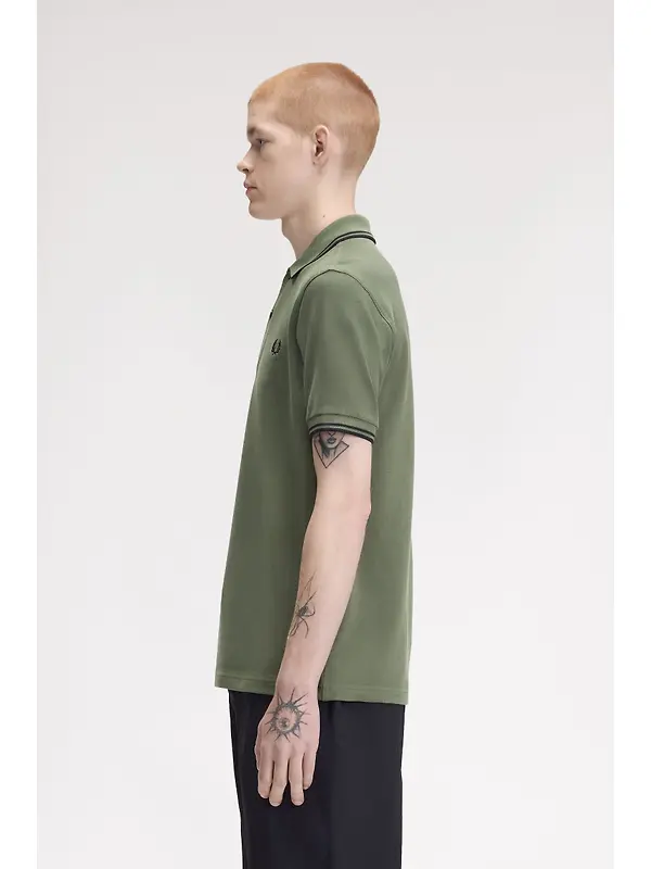 Fred Perry Men's M3600 Twin Tipped Shirt - Laurel Wreath Green / Black Image 3