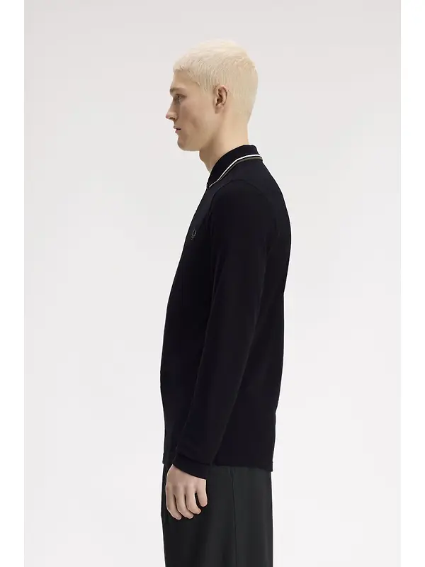 Fred Perry Men's M3636 LS Twin Tipped Shirt - Black / Ecru / Laurel Wreath Green Image 3