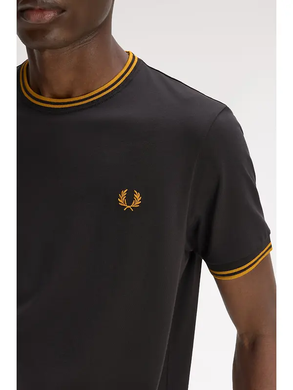 Fred Perry Men's Twin Tipped T-Shirt - Anchor Grey / Golden Image 6