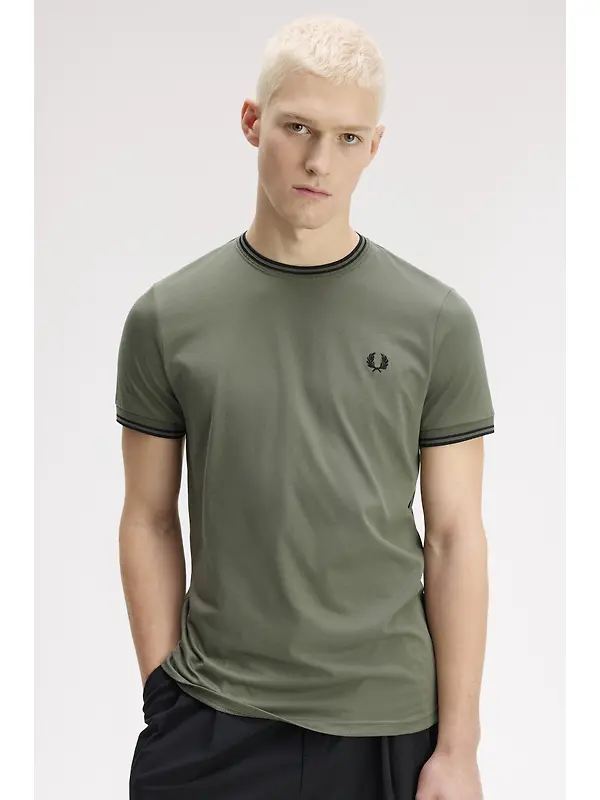 Fred Perry Men's Twin Tipped T-Shirt - Laurel Wreath Green / Black Image 5