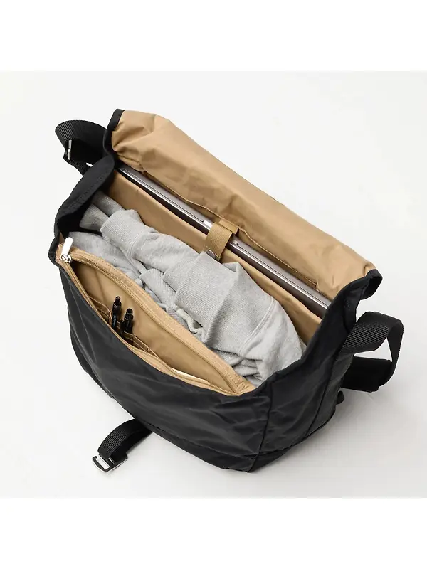 Fjällräven Greenland Shoulder Bag 12L - Navy Image 11