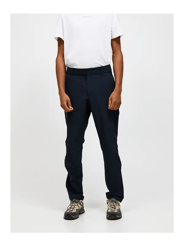 Peak Performance Men's Scale Softshell Pants - Black Image 2