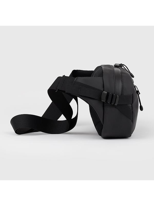 Sandqvist Stream Sling Bag - Black Image 3