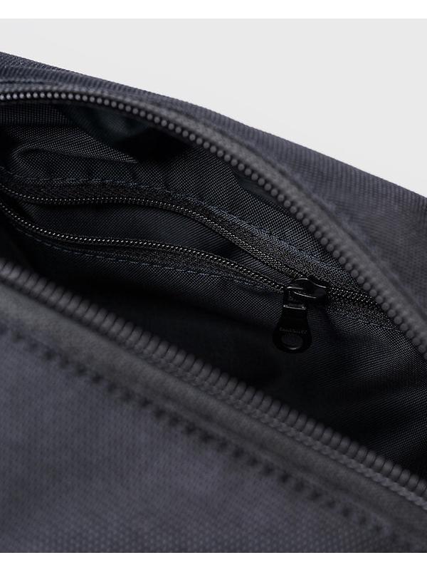 Sandqvist Go Handle Washbag - Black Image 4