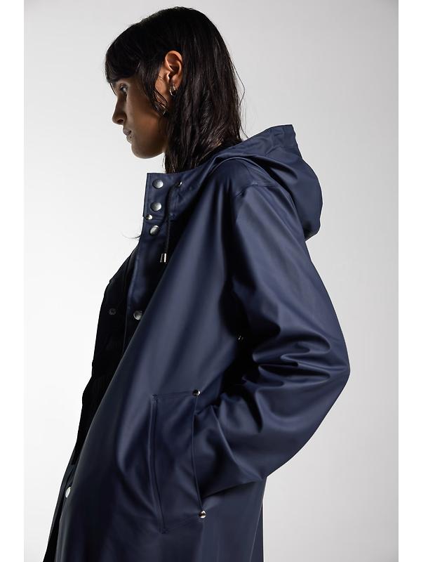 Stutterheim Stockholm Lightweight Raincoat - Navy Image 15