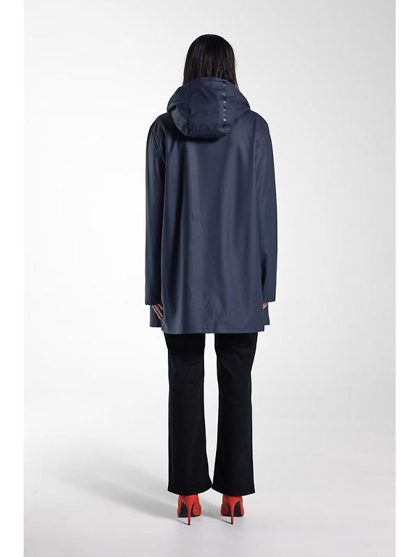 Stutterheim Stockholm Lightweight Raincoat - Navy Image 14