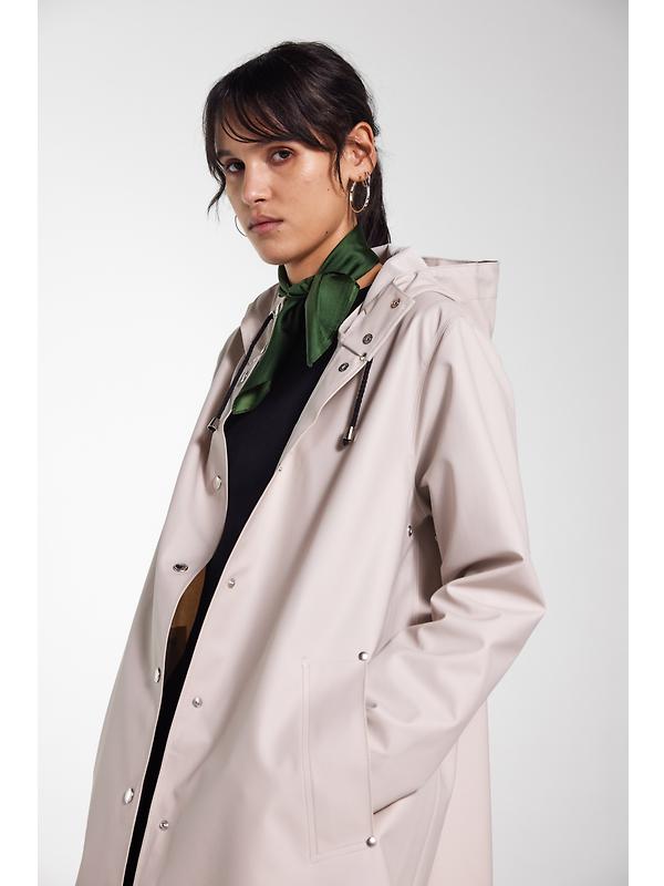 Stutterheim Women's Mosebacke Lightweight Raincoat - Light Sand Image 5