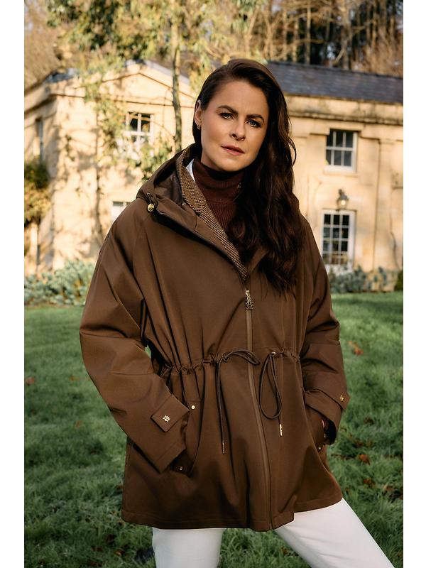 Holland Cooper Women's One-Size Lightweight Waterproof Parka - Chestnut Image 2