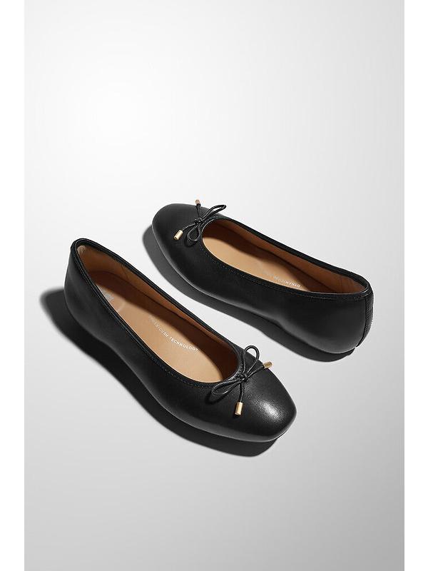 FitFlop Women's DELICATO Bow Soft Leather Ballet Flats - Black Image 8