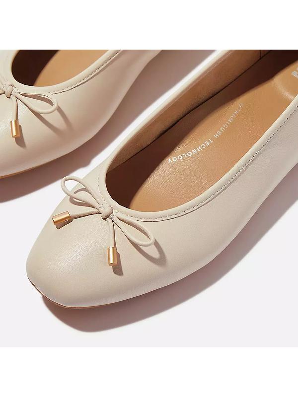 FitFlop Women's DELICATO Bow Soft Leather Ballerina Flats - Paris Beige Image 4