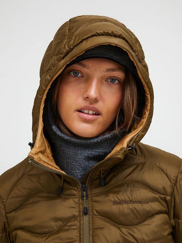 Peak Performance Women's Helium Down Hooded Jacket - Meadow Moss/Sierra Sand Image 4