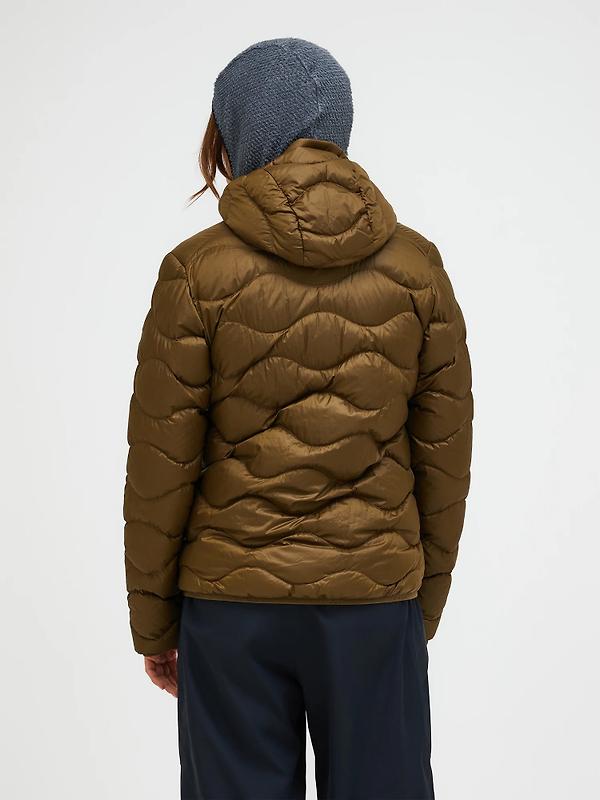 Peak Performance Women's Helium Down Hooded Jacket - Meadow Moss/Sierra Sand Image 5