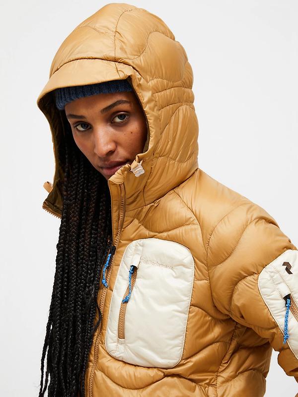Peak Performance Women's Helium Utility Down Hooded Jacket - Sierra Sand/Sand Fog Image 6